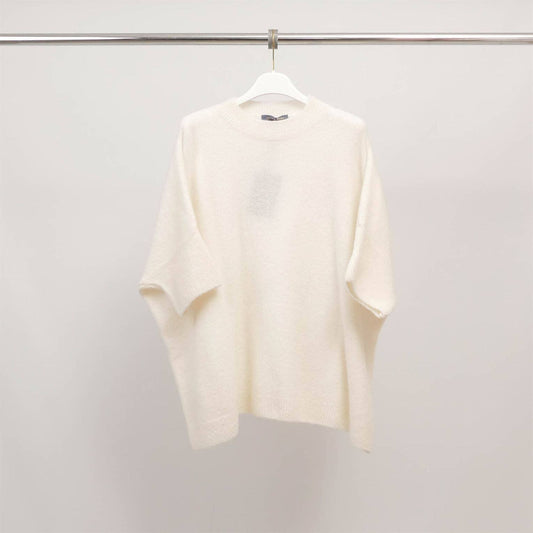 Maglione oversize in maglia soffice a maniche corte