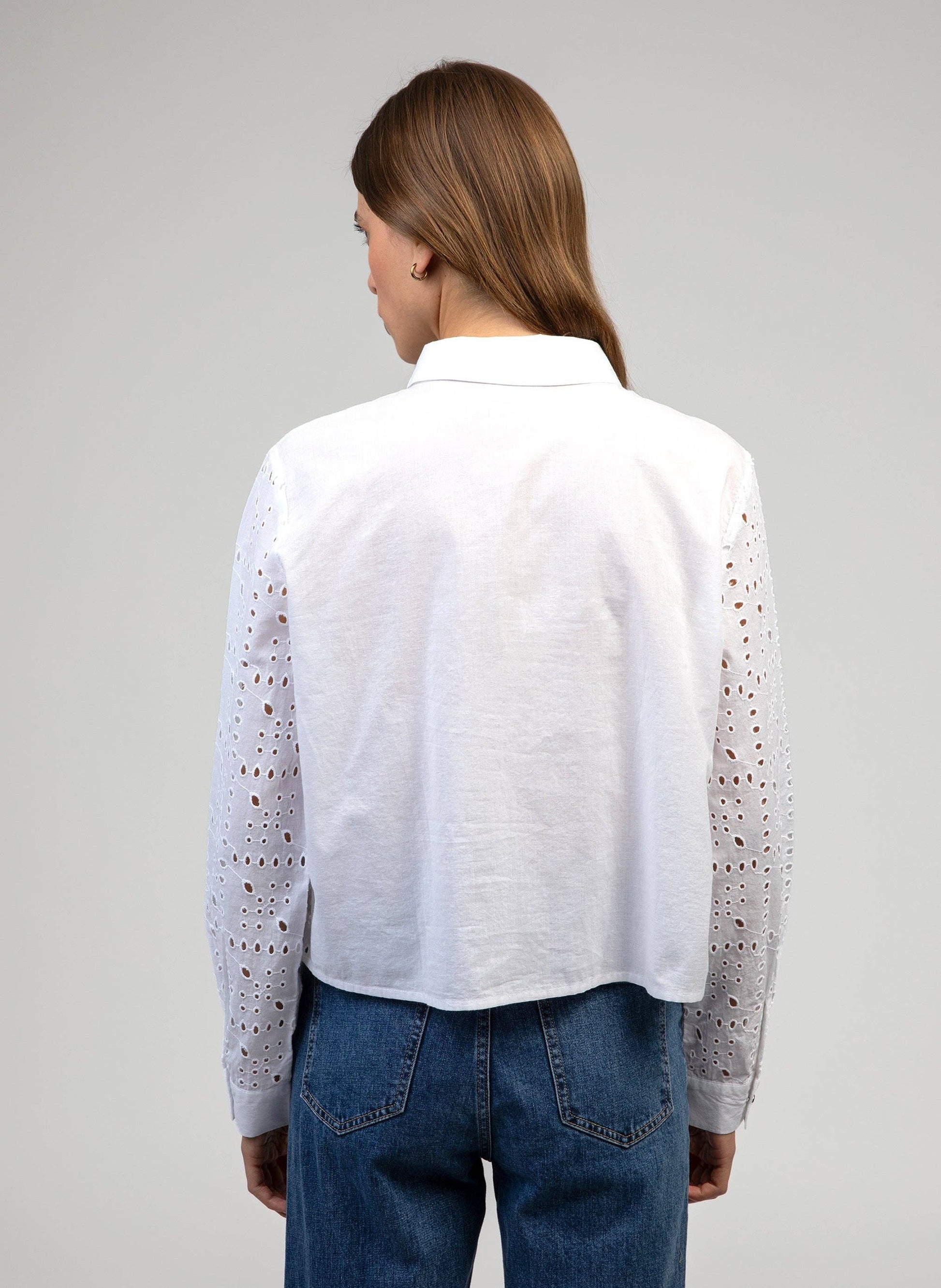 Camicia bianca in voile di cotone traforato