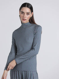 Top a maniche lunghe con collo alto
