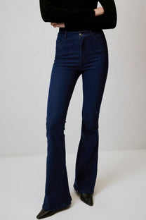 Jeans a zampa vita alta in denim stretch