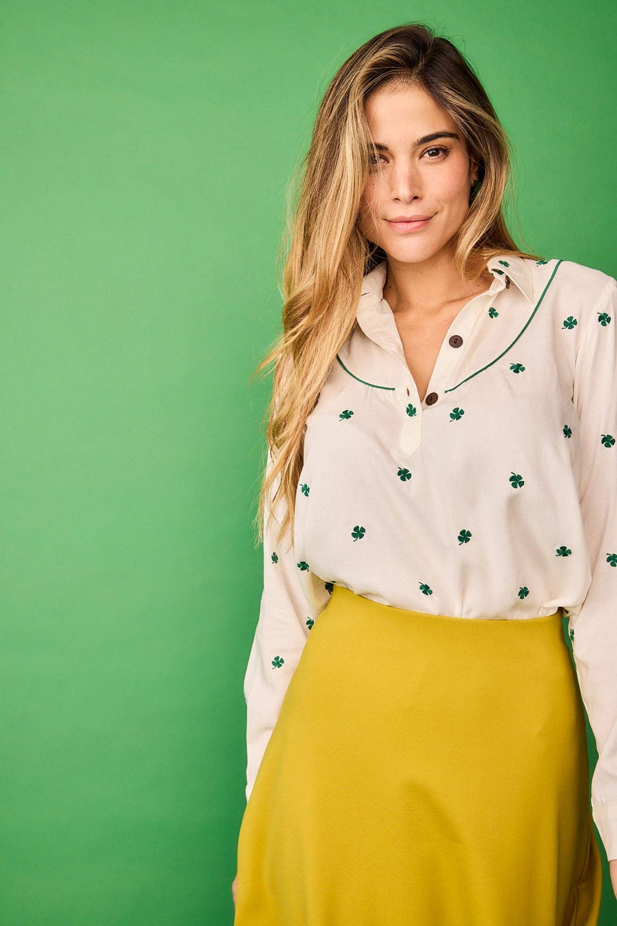 Camicia Bellota Ricamata con Trifogli