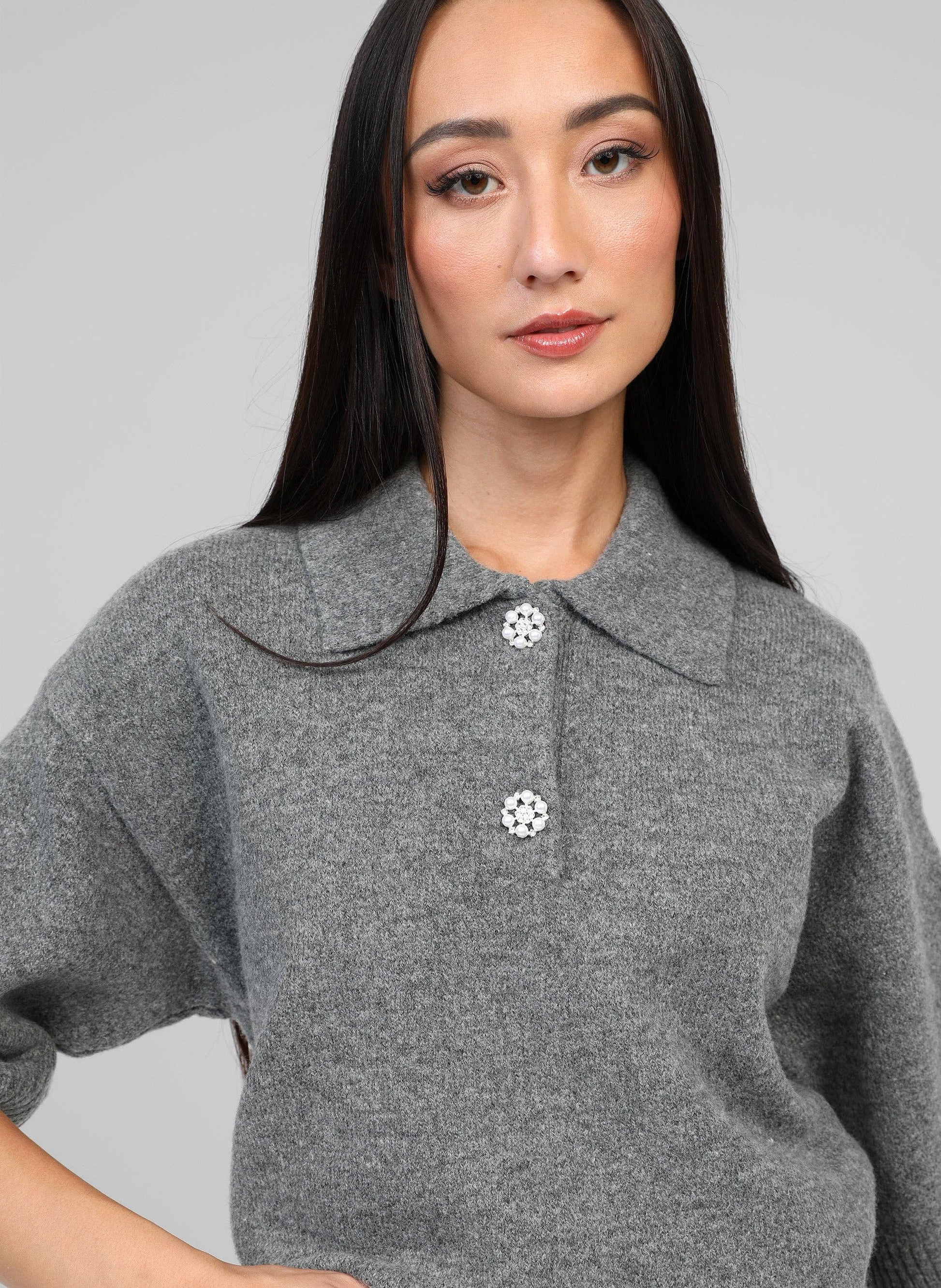 Maglione Norea grigio con colletto polo e bottoni gioiello