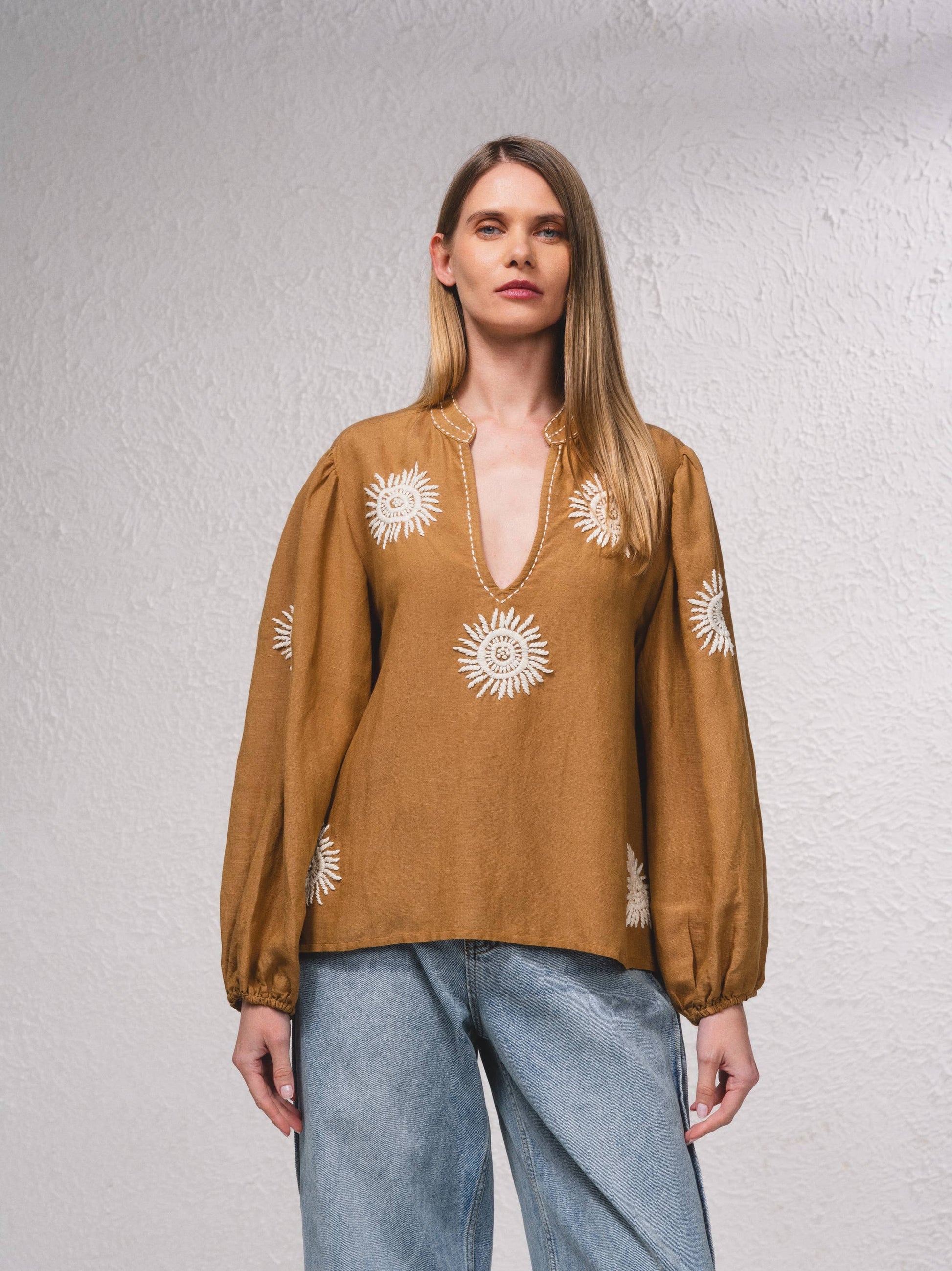 Blusa fluida ricamata in cotone