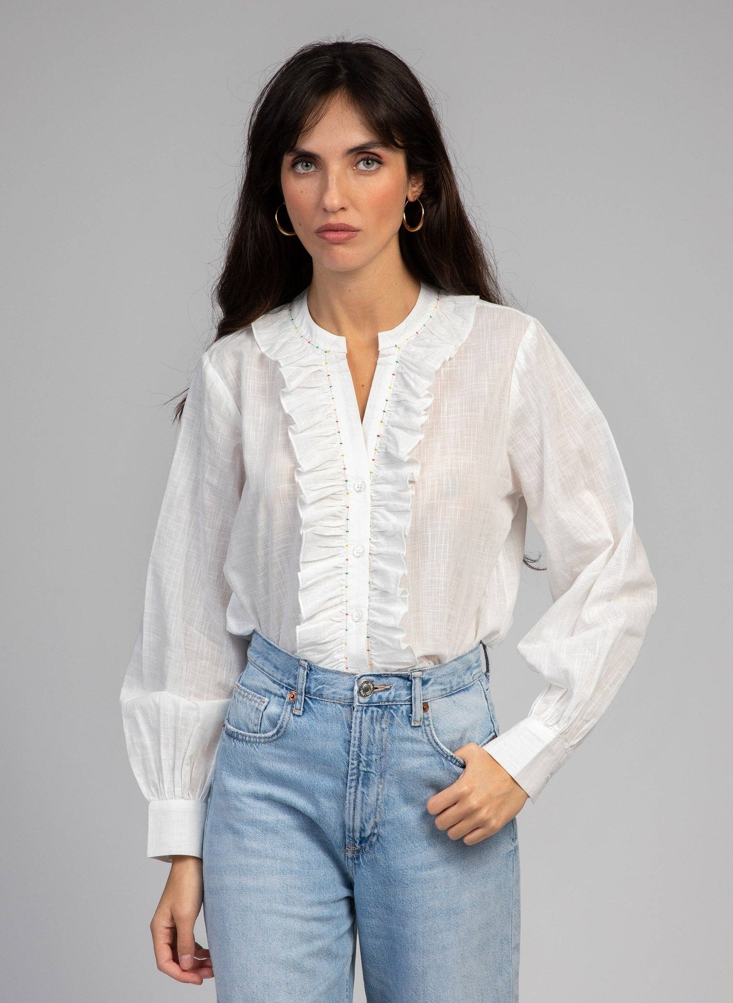 Camicia bianca in voile di cotone con ruches