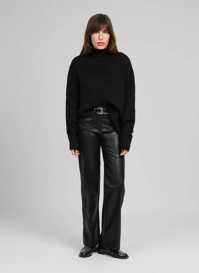 Maglione dolcevita nero morbido