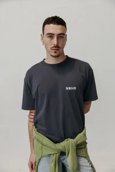 T-shirt cropped nera washed oversize in cotone biologico