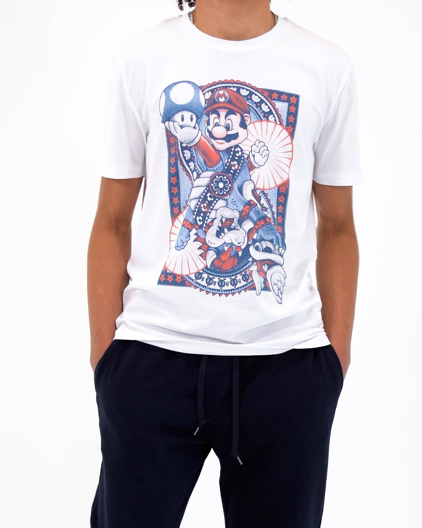 T-shirt Mario e Bowser con tatuaggi stile videogame