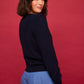 Maglia girocollo blu navy con ricamo farfalla