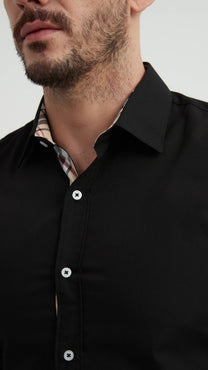 Camicia slim fit nera con dettagli tartan