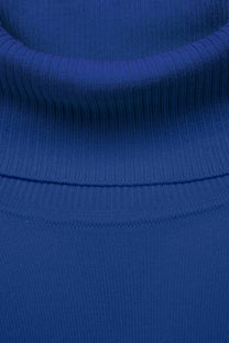 Maglione a maglia rasata con collo alto