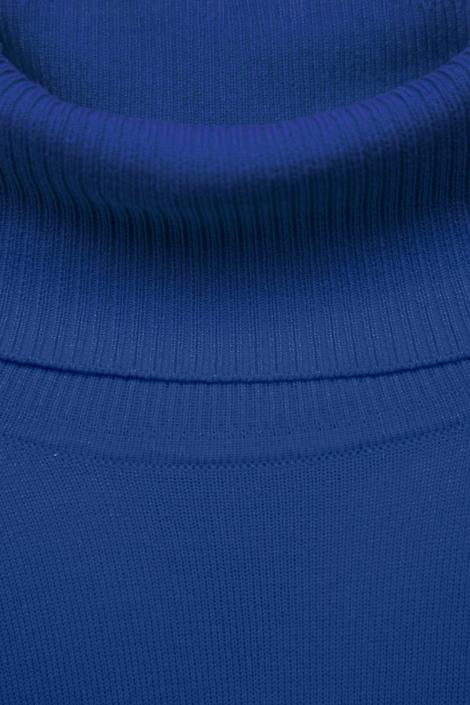 Maglione a maglia rasata con collo alto