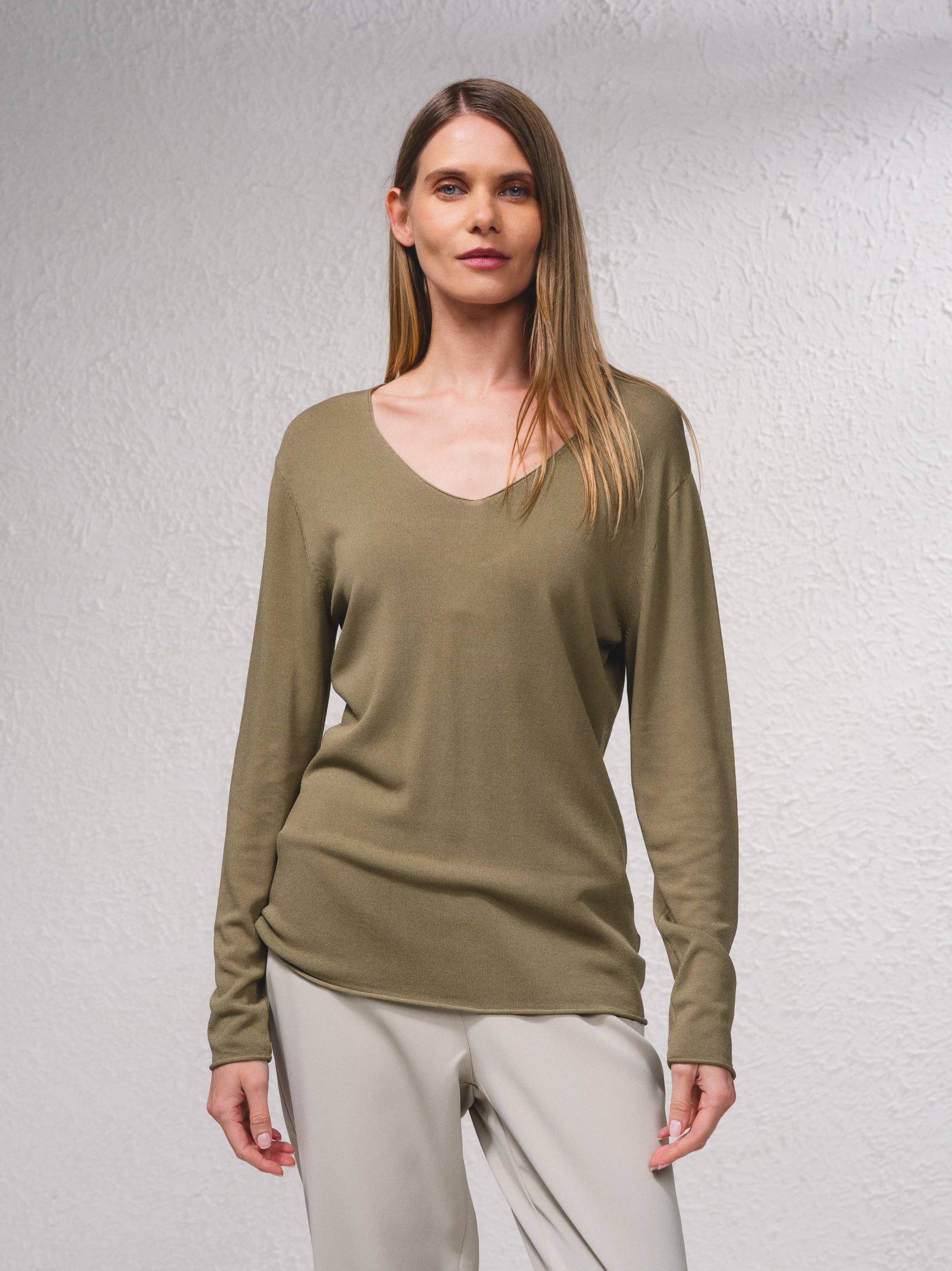 Maglione in maglia scollo a V senza cuciture