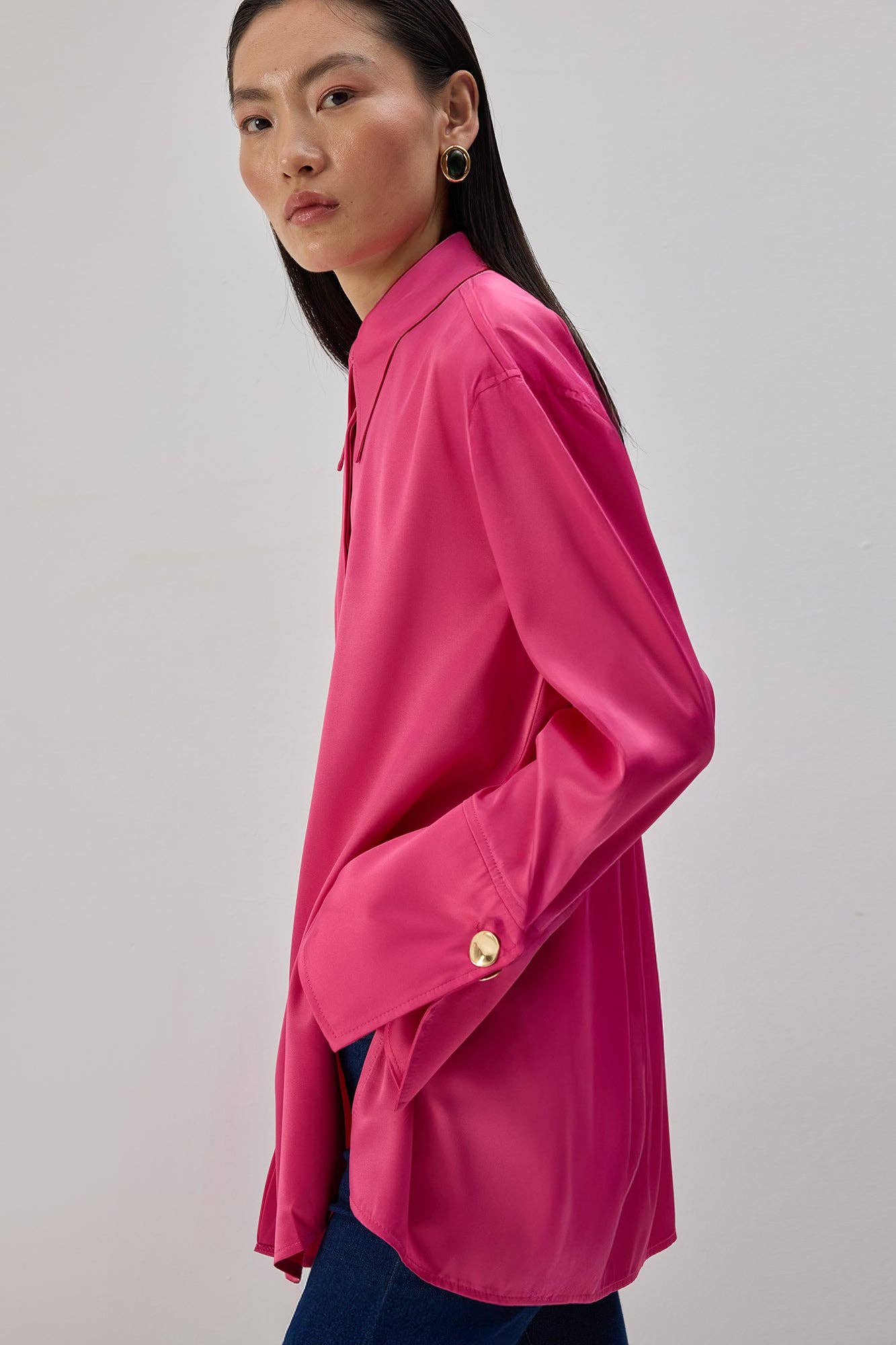 Camicia in raso con polsini ampi