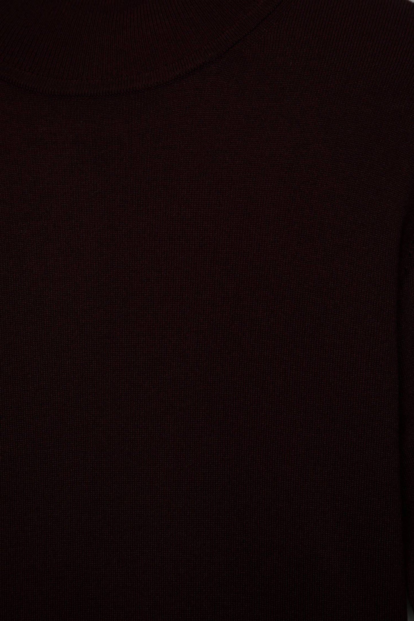 Maglione in maglia rasata con collo alto e maniche 3/4