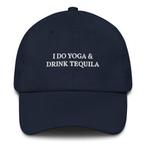 Cappellino da baseball ricamato "Faccio yoga e bevo tequila"