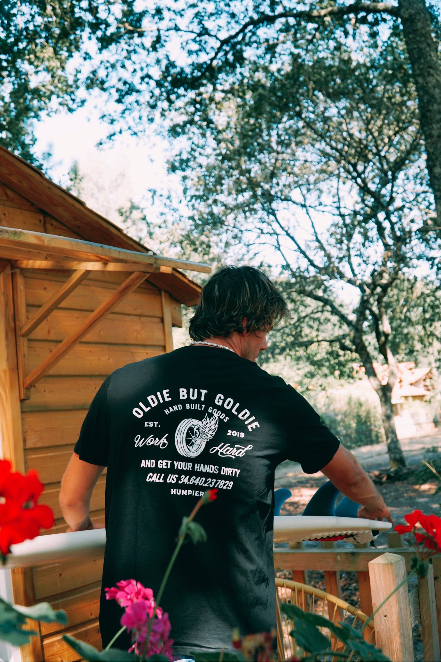 T-shirt nera Oldie in cotone biologico con stampa
