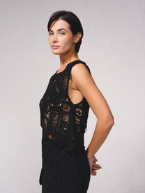 Top asimmetrico crochet in cotone