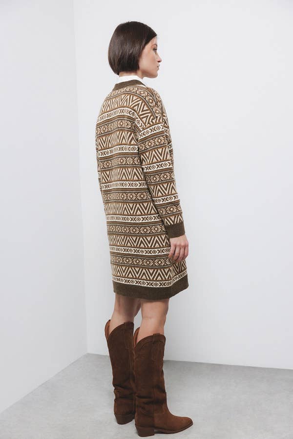 Abito in maglia jacquard con scollo a V