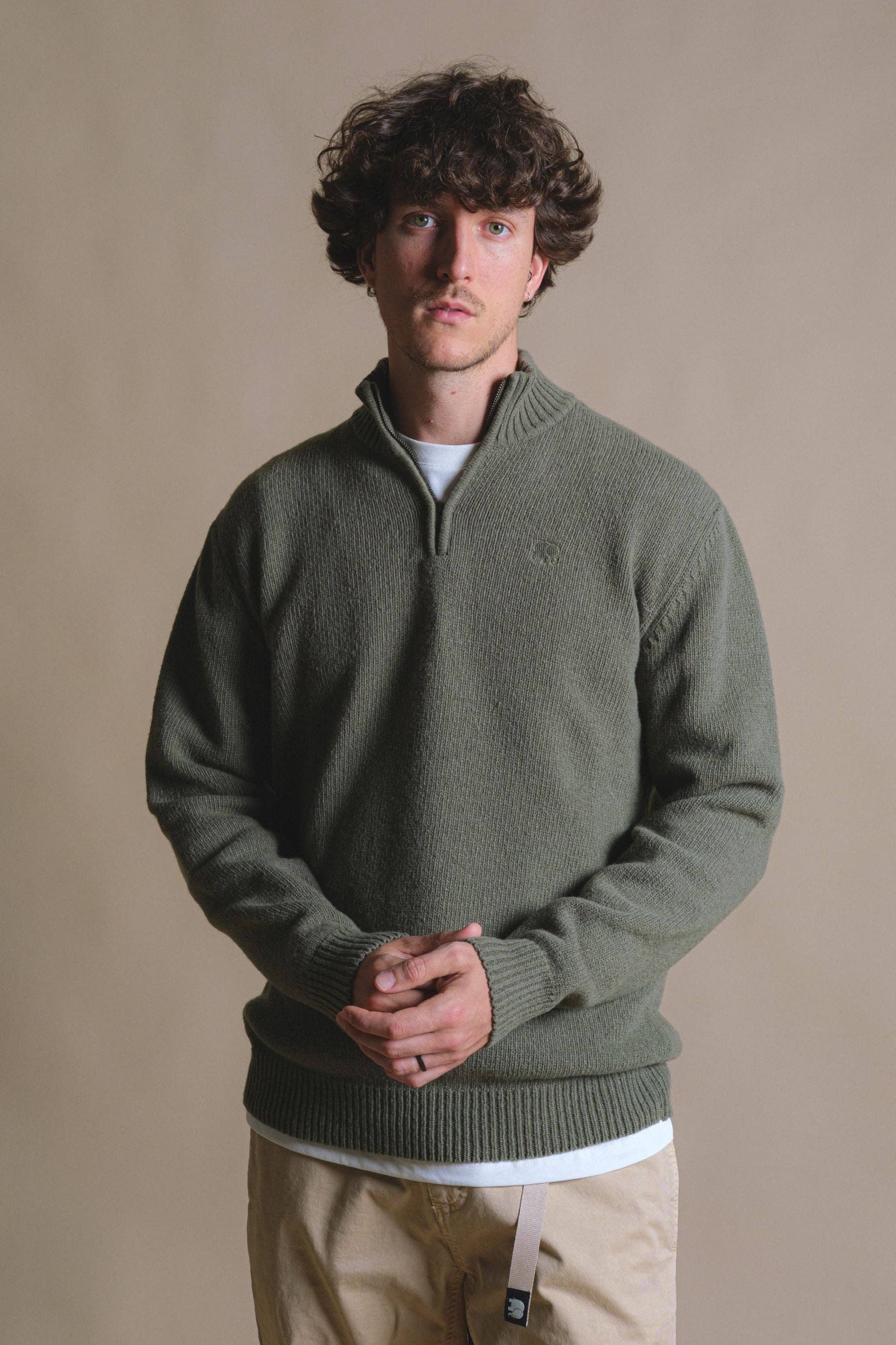 Maglia uomo in lana jacquard con zip a quarto color salvia
