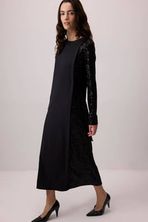 Abito midi in crêpe con paillettes a contrasto