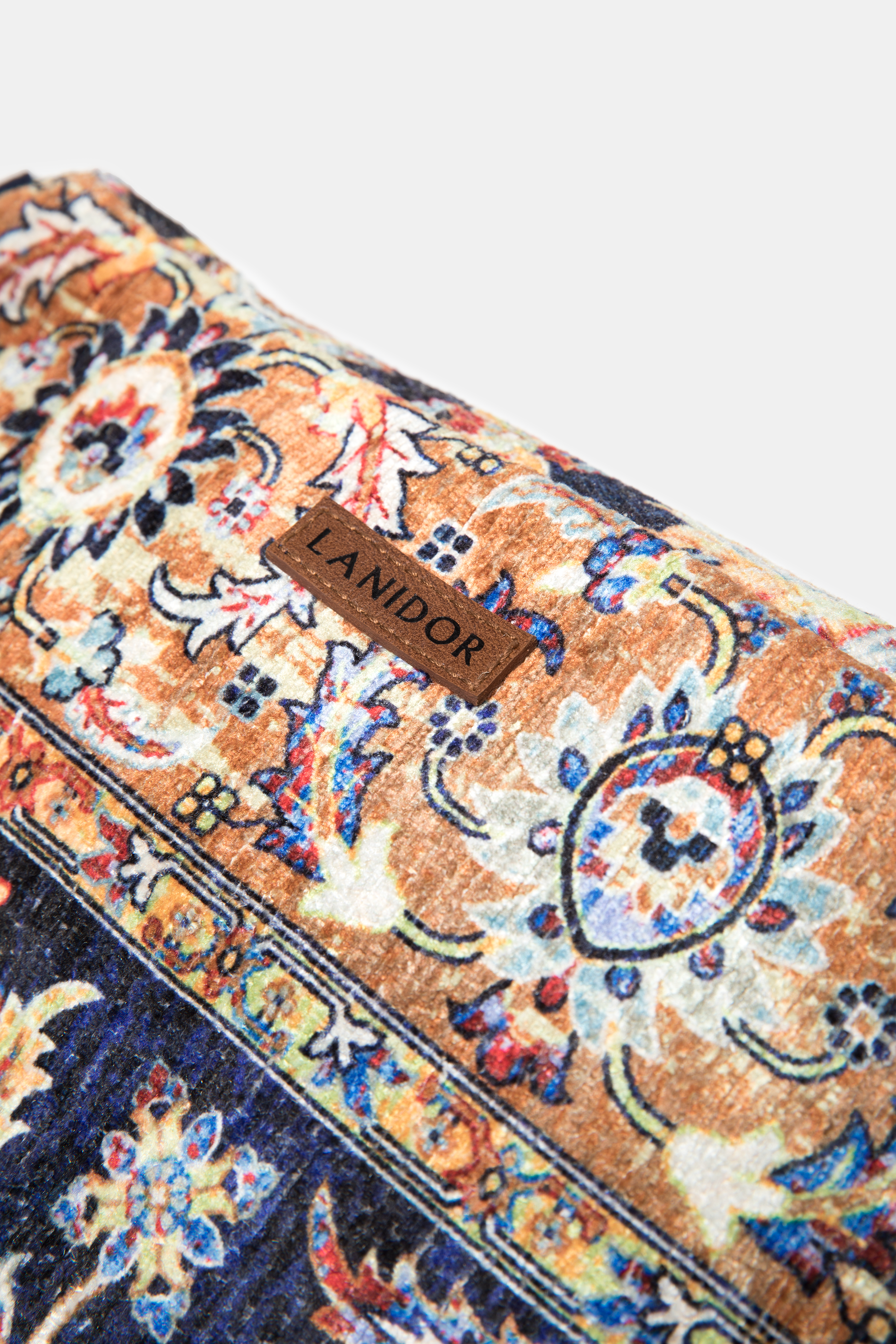 Pochette in velluto con perline e motivo floreale