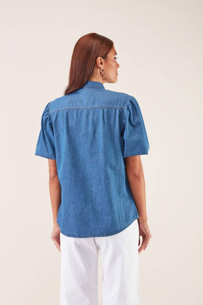 Camicia in denim leggero con maniche a sbuffo