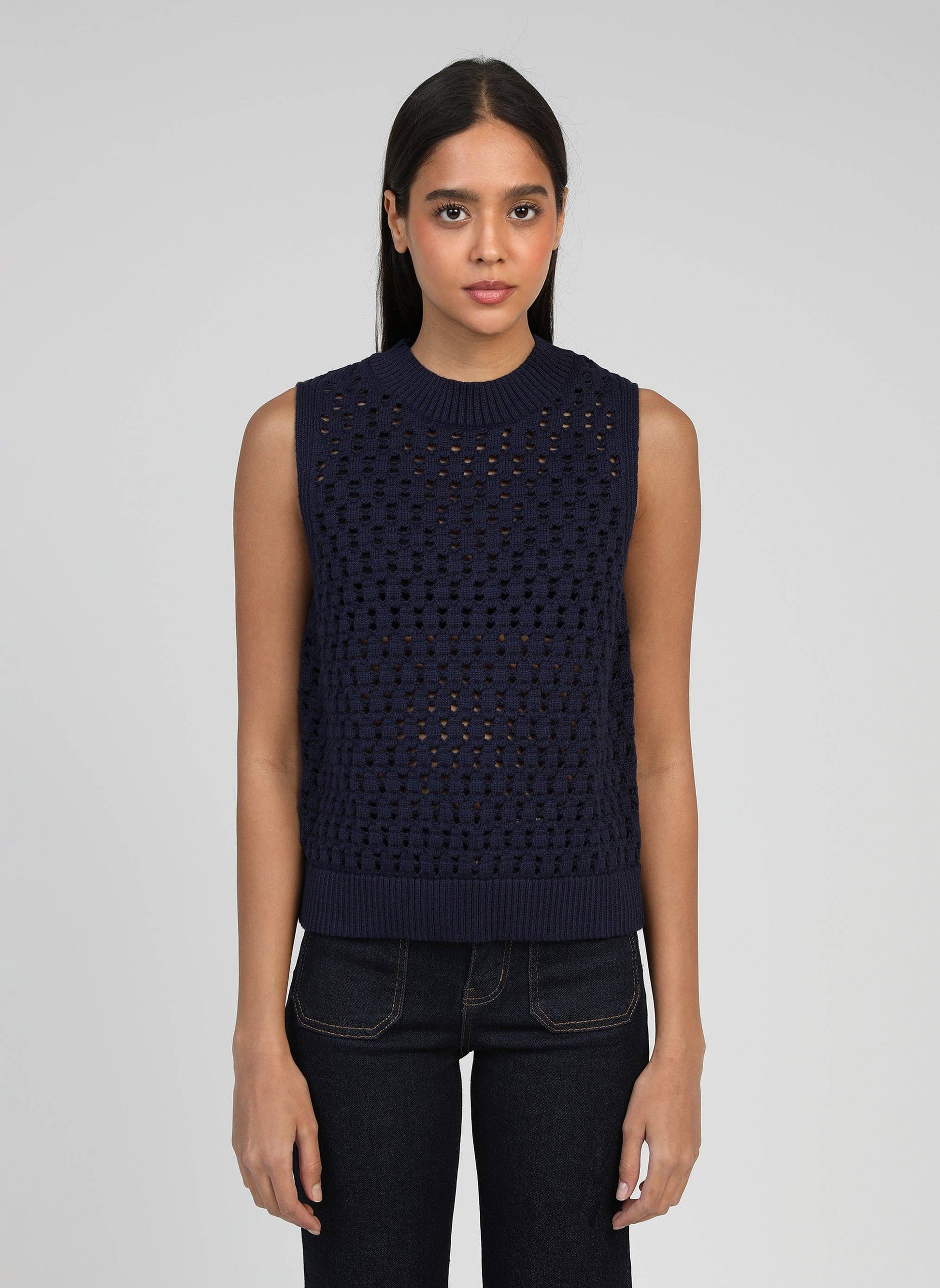 Maglione smanicato navy a collo alto Vikali