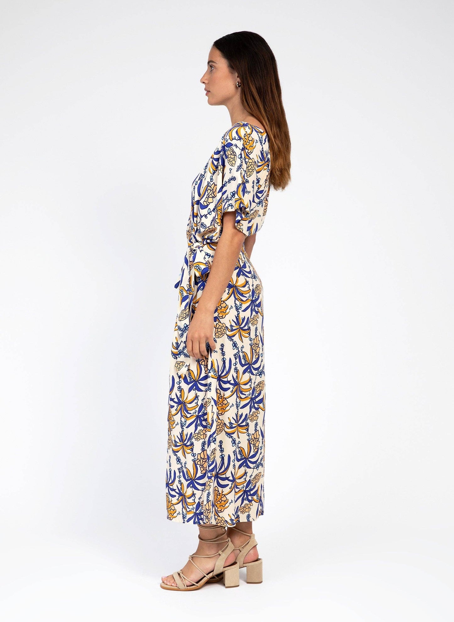 Abito midi Meloty con stampa blu e cintura annodata