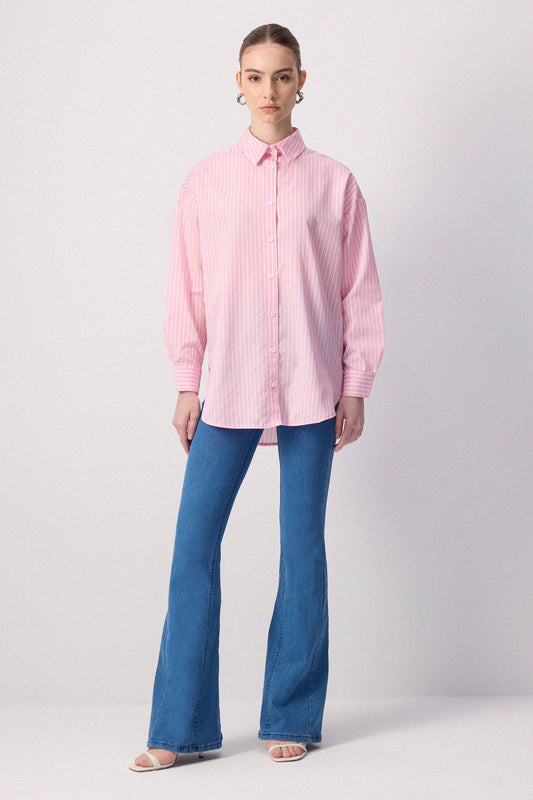 Camicia oversize a righe in misto cotone rosa