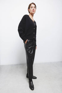Pantaloni in finta pelle a vita elasticizzata