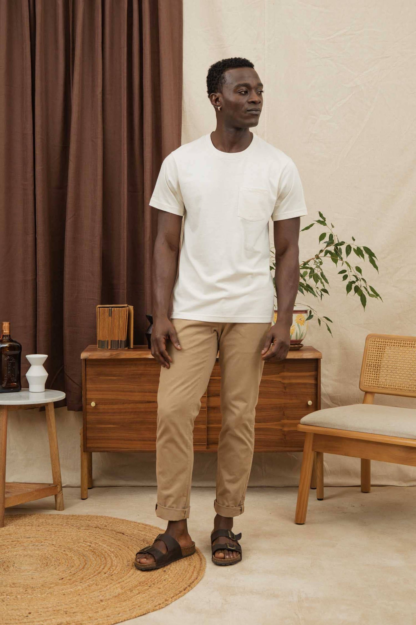 T-shirt con taschino in cotone riciclato avorio
