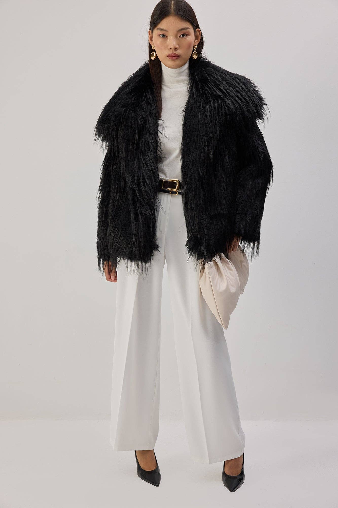 Cappotto corto in pelliccia sintetica