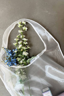 Borsa a spalla in organza trasparente con maxi spallacci