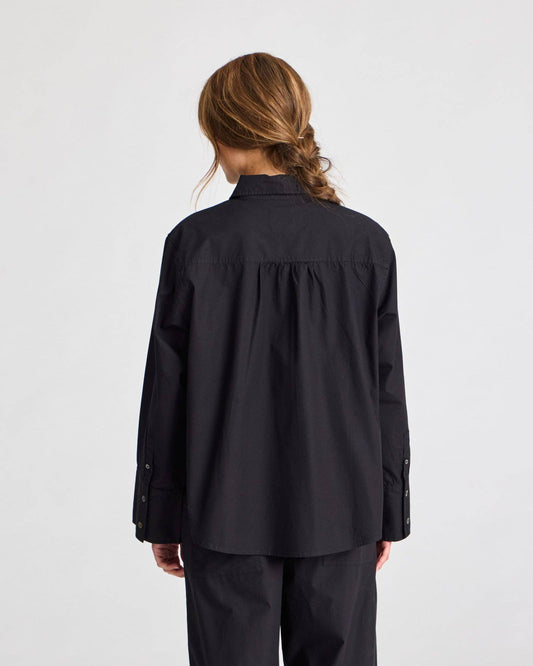 Camicia corta in popeline di cotone biologico nera Flora
