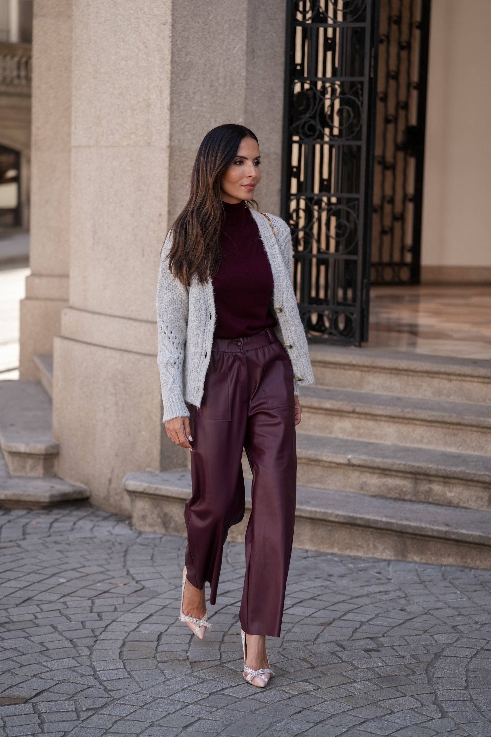 Cardigan in maglia traforata con bottoni