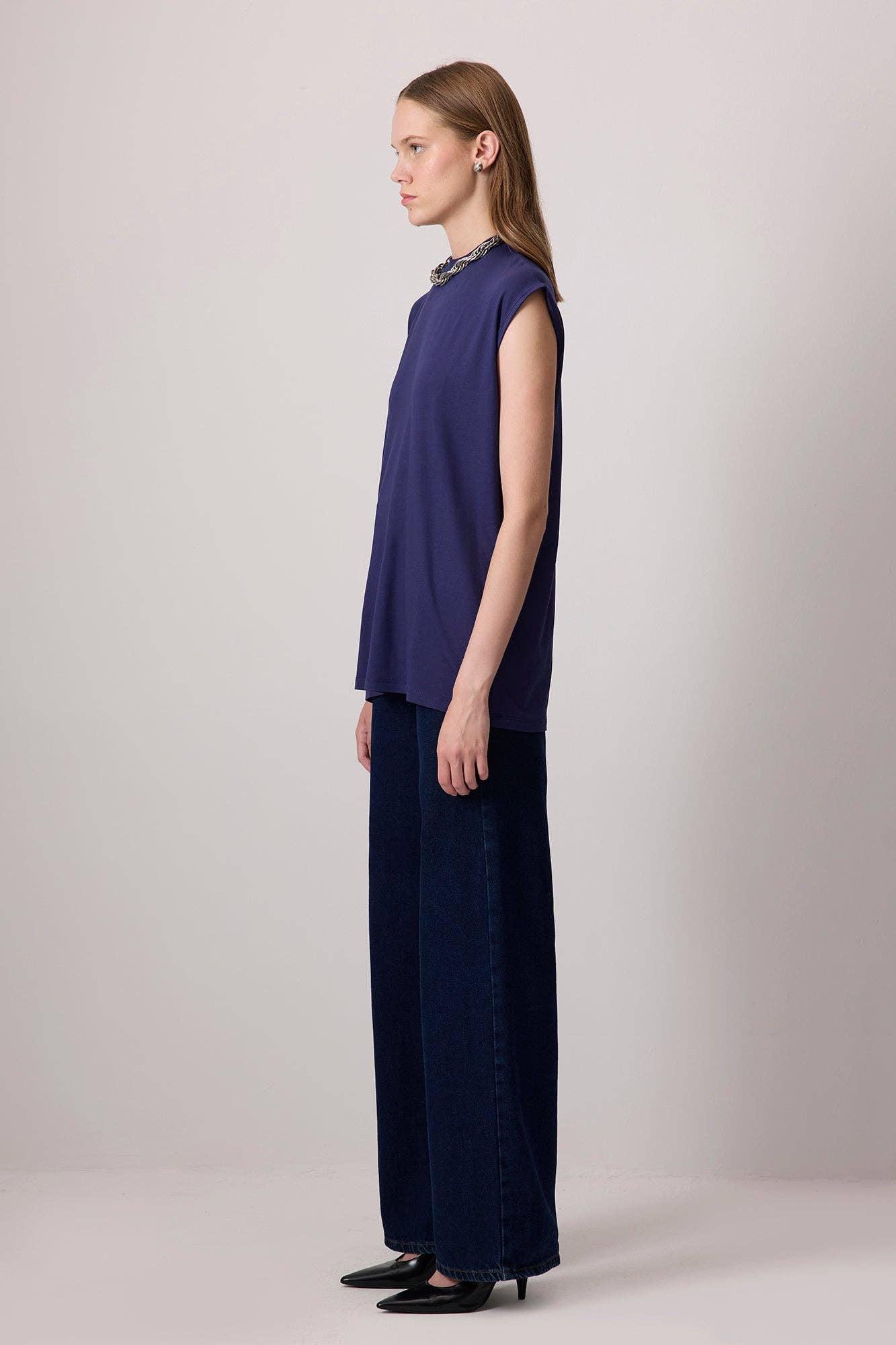 Top senza maniche blu navy in viscosa morbida