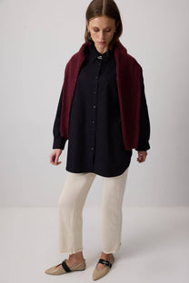 Camicia oversize nera dalla vestibilità comoda