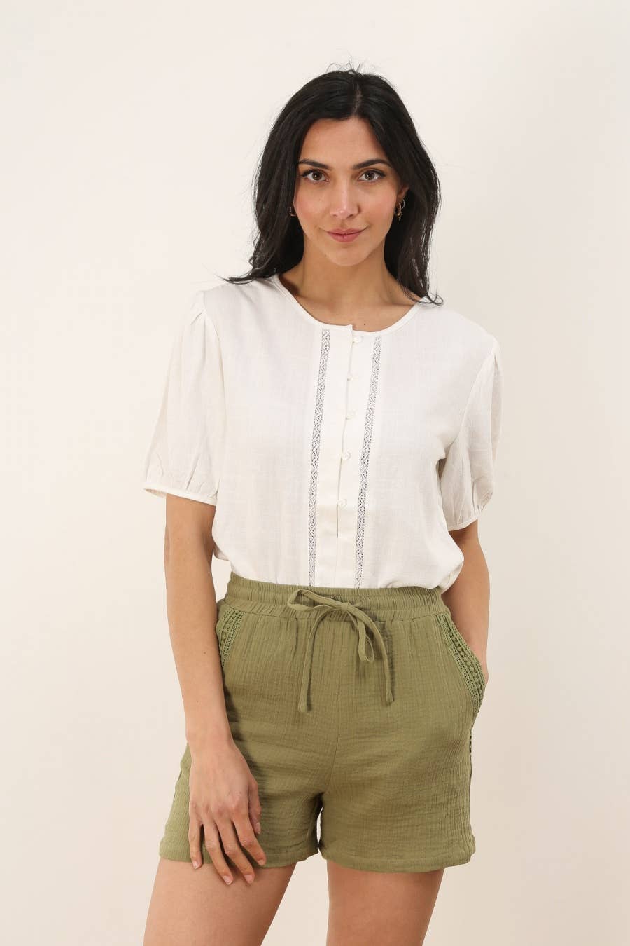 Blusa Tal con bottoni e maniche a sbuffo