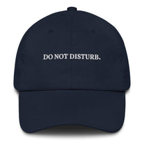 Cappellino baseball ricamato “Do Not Disturb”