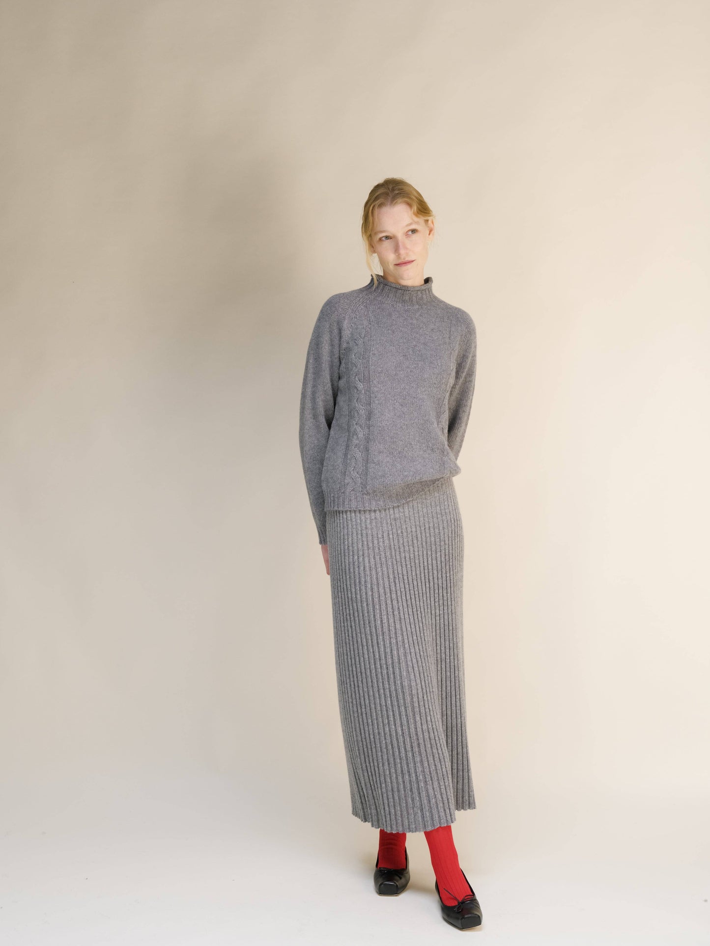 Gonna traforata in misto cashmere con maglia 3D