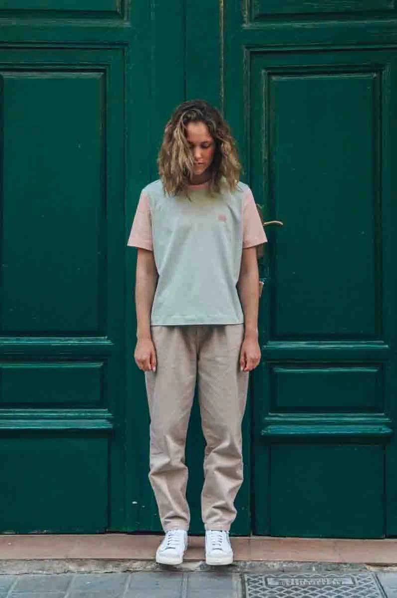 T-shirt donna color block verde menta con ricamo elefante