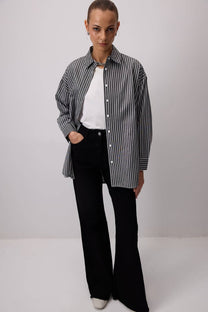 Camicia oversize a righe sottili in misto cotone