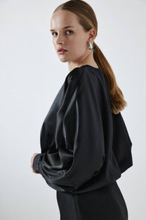 Blusa in raso con elastico in vita