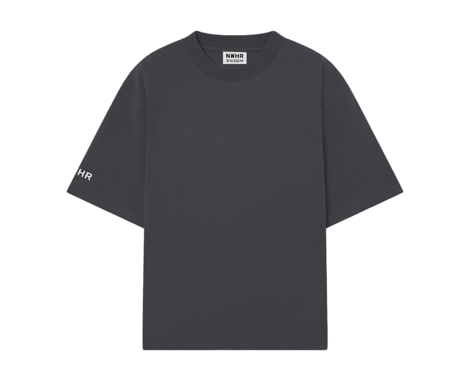 T-shirt Essentials nera oversize a manica lunga