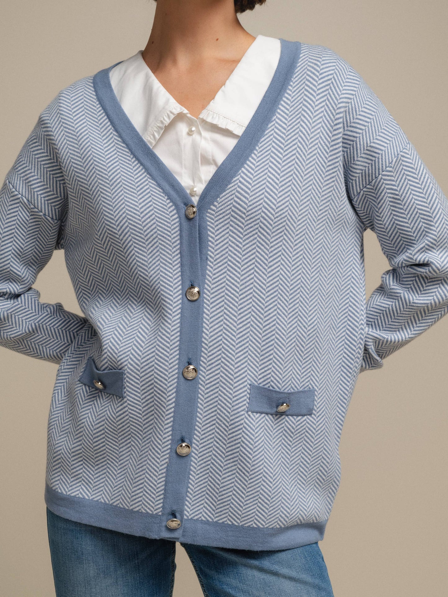 Cardigan in maglia a spina di pesce con bottoni