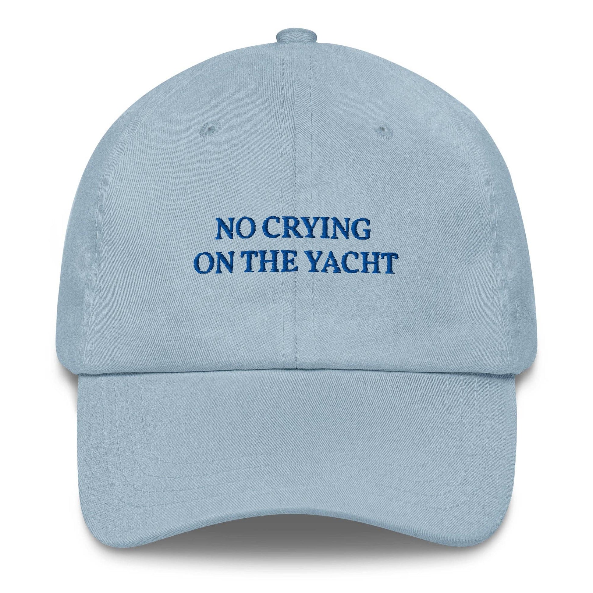 Cappellino dad hat ricamato “No Crying on the Yacht”