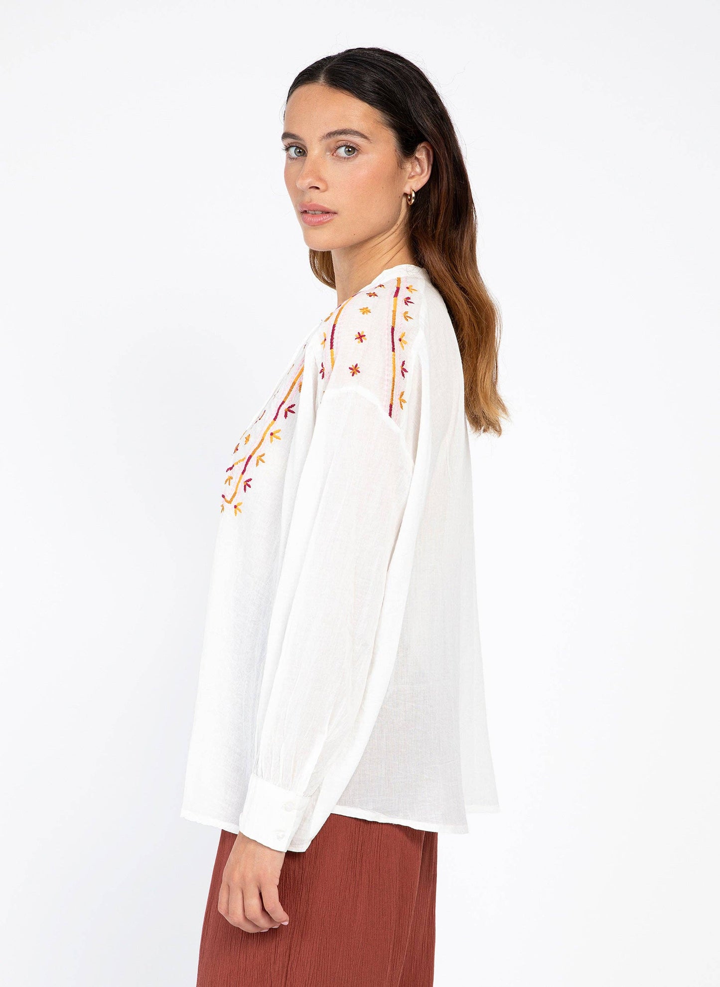 Camicia boho ricamata color ecru