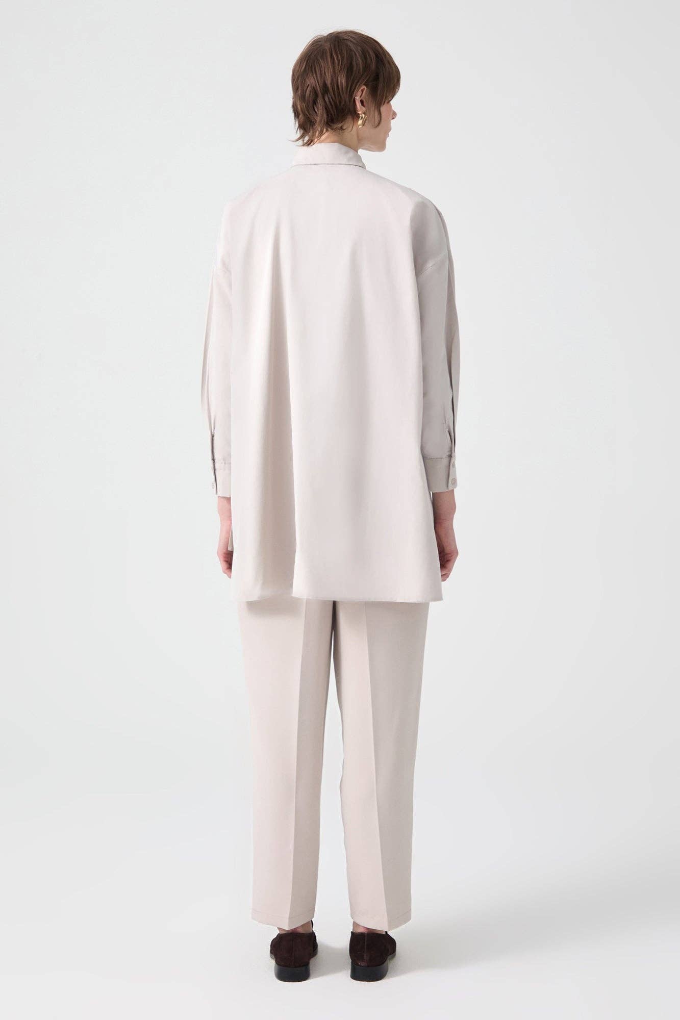 Camicia oversize a costine color pietra
