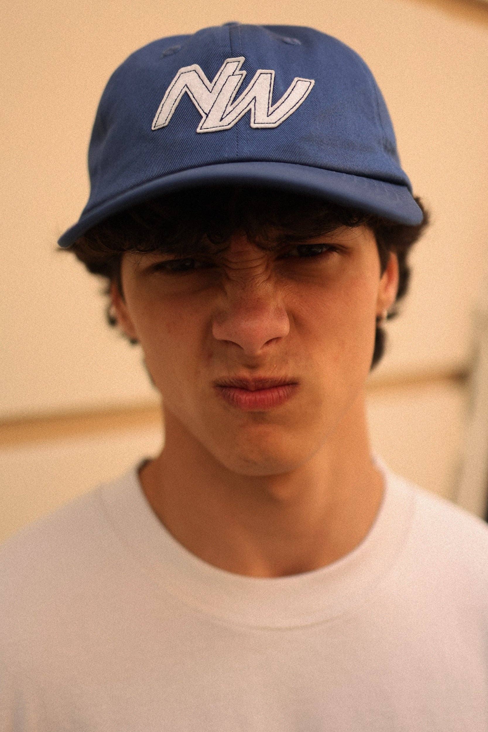 Cappellino snapback blu con toppa