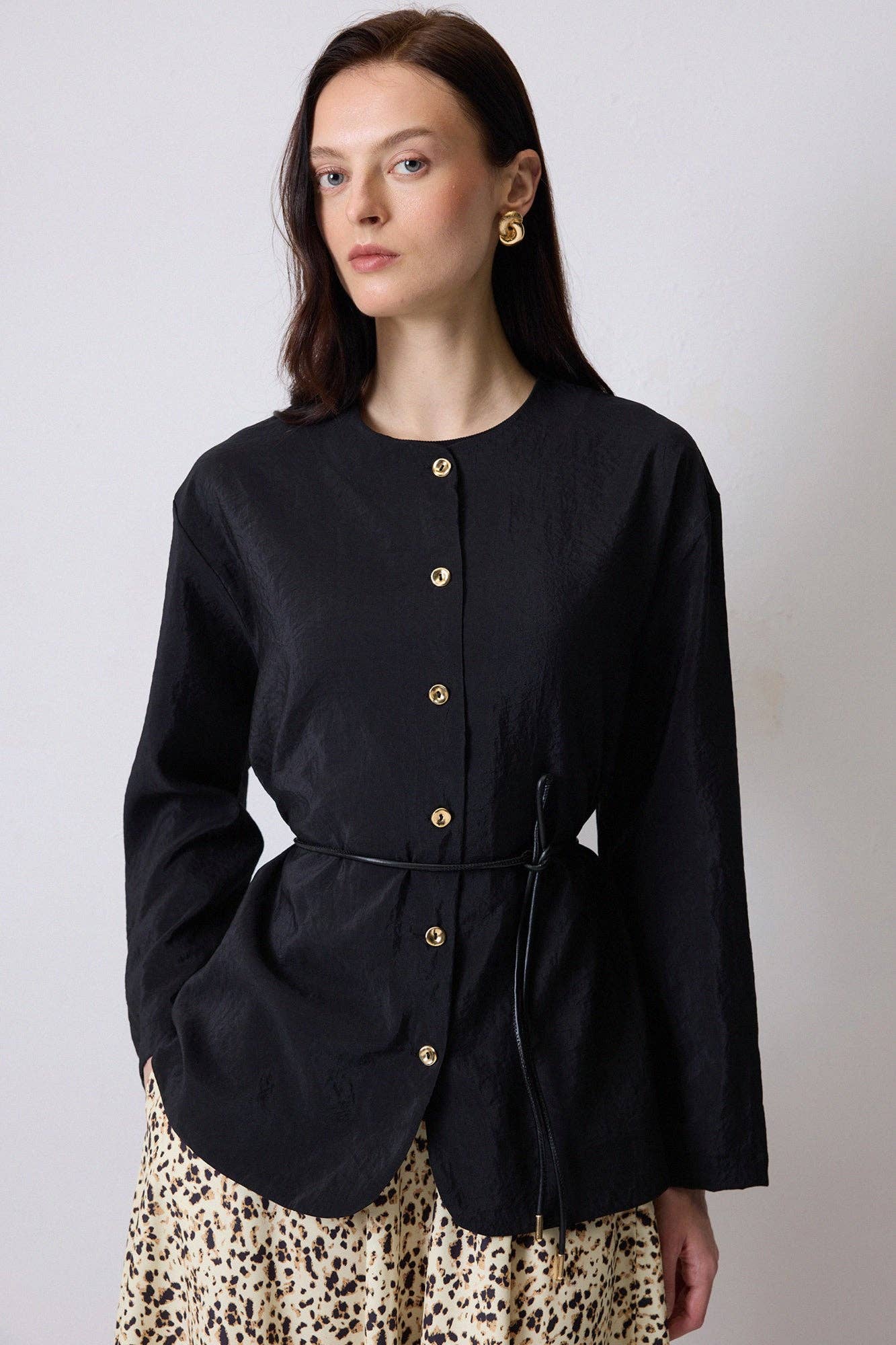 Set camicia e gonna midi con cintura effetto pelle